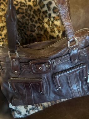 COLE HAHN!!Brown Leather Shoulder Bag - Classic Carryall. Vintage fantastic!!!